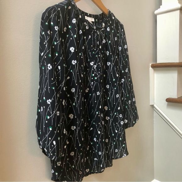 Lila Rose navy floral blouse woman’s size M - Picture 7 of 10